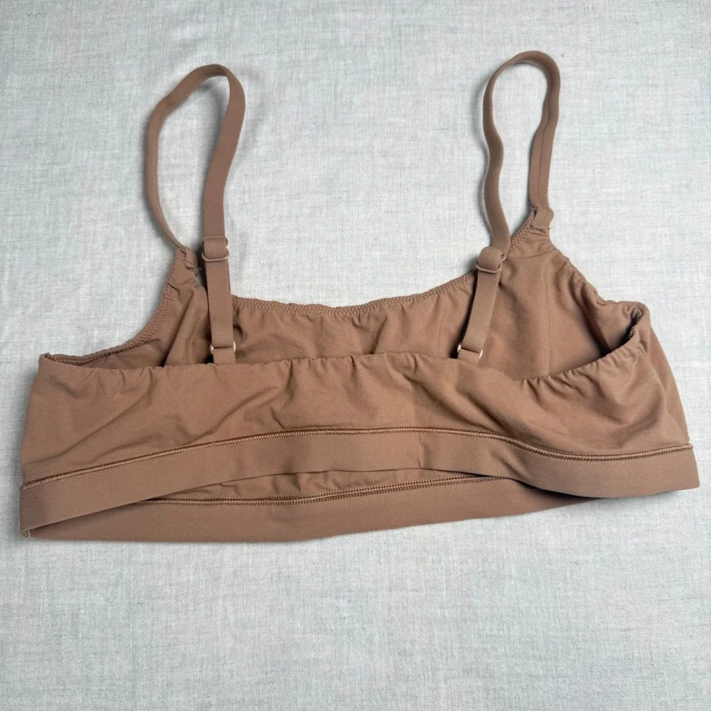 Quince Second Skin Bralette Womens Medium Brown Tan Excellent Adjustable Straps